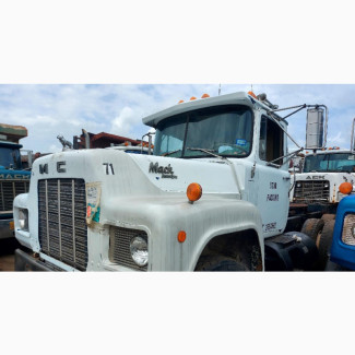 Mack Double Gear Lever R Model Ten Tyres Head - Foreign Used