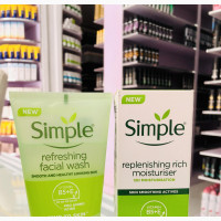 Simple 2 in 1 Set Refreshing Facial Was and Moisturiser