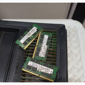 Pull Out PC4 8gb Memory