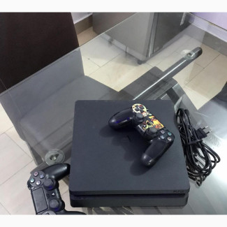 Super Neat UK Used Ps4 Slim With 2 Controllers