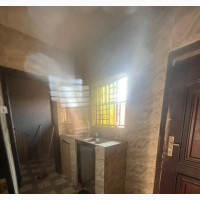 1bdrm Room Parlour in Ido for Rent