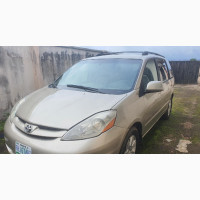Toyota Sienna LE 2008 Gold