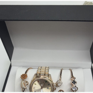 Luxurious Lookworld Wristwatch