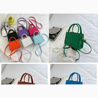 Stunning Shoulder Bags for Fashionable Ladies