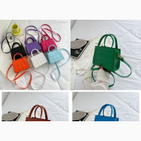 Stunning Shoulder Bags for Fashionable Ladies