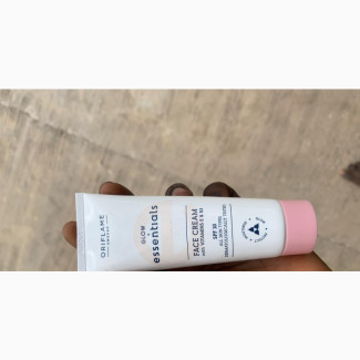 Oriflame Glow Essential Face Cream - Moisturize, Protect, and Glow