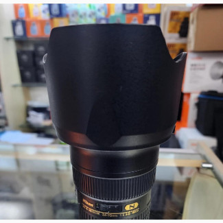 Nikon 24-70mm Lens - Excellent Condition