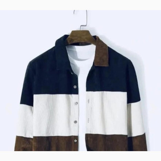 A Three Colored Jacket Style With a Round Tees
