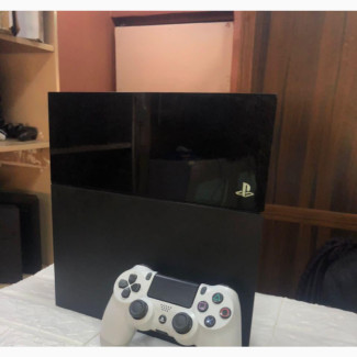 PS4 Regular Plus 1 Controller + Top 2023 Games
