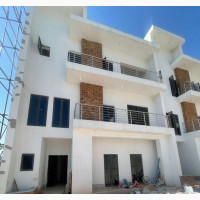 5bdrm Duplex in Kate Extension for rent