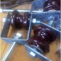 D Iron and Shackle Insulator for Sale