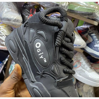 Ogyi TM Sneakers