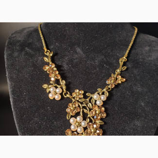Luxury Pearl Necklace and Earring Set - The Misha Set
