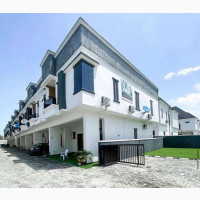 Spacious 4bdrm Townhouse / Terrace in Ikota for rent