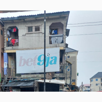 10bdrm Block of Flats in Murtala Muhammad Way, Ebute Metta for sale