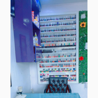 Nails Tech Needed, Rent Space or Commission