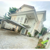 5bdrm House in Lekki Phase 1 for rent