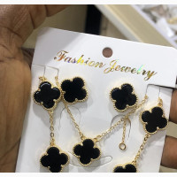 VCA Jewelry Set