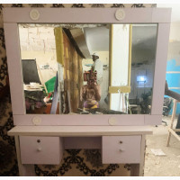 General Make-Up Stand
