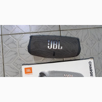 JBL Charge 5 Speaker - Like New