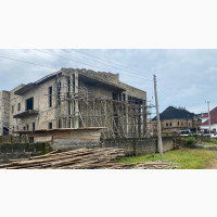Uncompleted 10 Bedroom Duplex on 1600sqm of Land