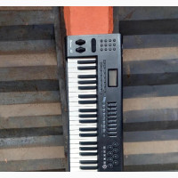 M-Audio Axiom 61 - Professional Midi Keyboard with USB Storage and 8 Pads