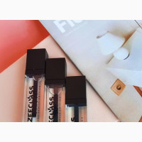 Momo Moisturising Lip Gloss