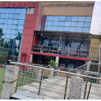 To Let: A Commercial Plaza (1 Cooperate Tenant)