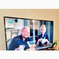 Hisense 43 Inch 4K TV with Tiny Invincible Line - Used for 2 Years