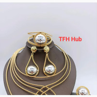Stunning Non Tanish Gold Replica Set