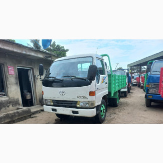 Direct Petrol Toyota Dyna 200 With 3RZ Petrol Engine, 6tyres