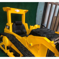 CAT Tractor Bull Dozer, Ride-on Toy by Kid Trax, Yellow