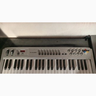 M-Audio Radium 49