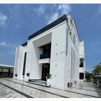 Luxury 6 Bedroom Duplex for Sale in Lekki - Furnished