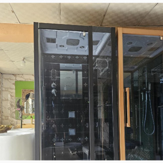 Shower Cubicle With Accessories