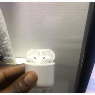 Neatly Used Original Apple Airpod