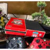 Uk Xbox1 Console, 2wired Controllers 7installed Offline Games