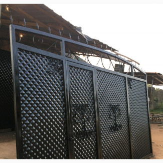 Giant Roller Gate - Strong and Durable