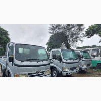 Clean Toyota Dyna 200 2RZ Engine
