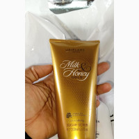 Milk and Honey Scrub - Exfoliate and Moisturize Your Skin