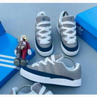 Addida Sneakers