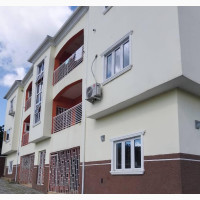 2bdrm Block of Flats in In An Estate Close, Life C for rent