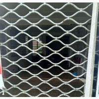 Spacious Shop Facing Express Road - Great Features