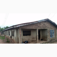 8bdrm Bungalow in Ibadan for sale