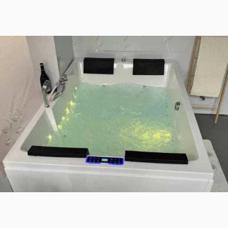 Double Executive Jacuzzi With Bluetooth, Speaker Lights