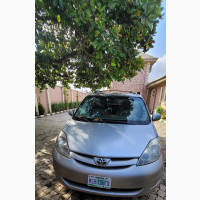 Toyota HiAce 2006 Gold