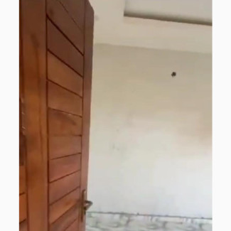 Mini Flat in New Garage for rent