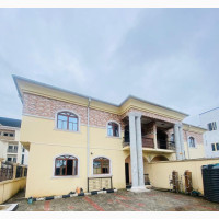 4bdrm Duplex in In A Well Secured for rent