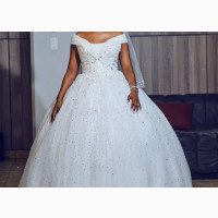 Stunning Ball Wedding Gown With Veil and Bridal Robe