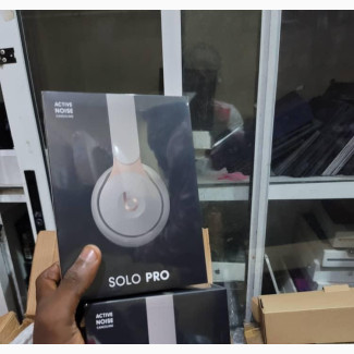 Apple Beats Solo Pro